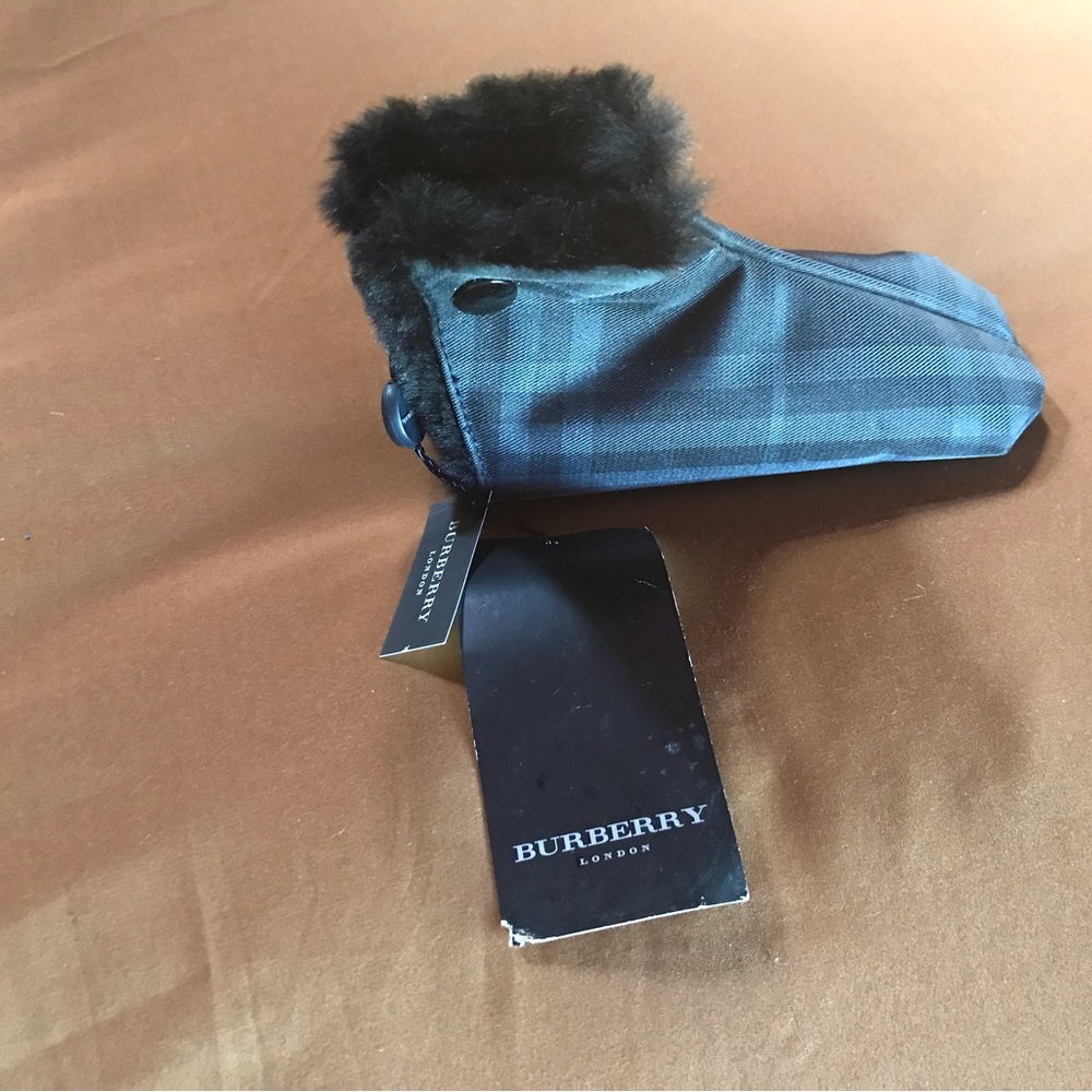 Burberry Black and Dark Blue Plaid Fur-Lined Golf Putter Headcover